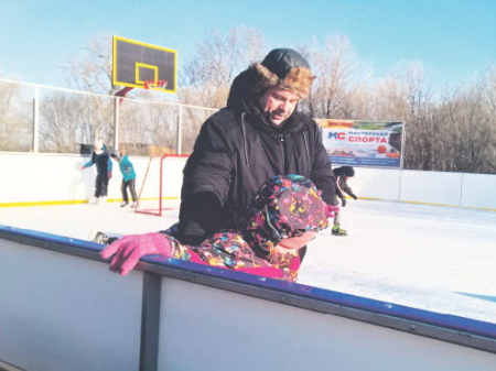 Спортивную площадку в Казакевичево строили всем селом
