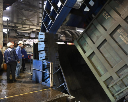 Дегтярёв в Ванино: обещает мобильник и ускорение инвесторам