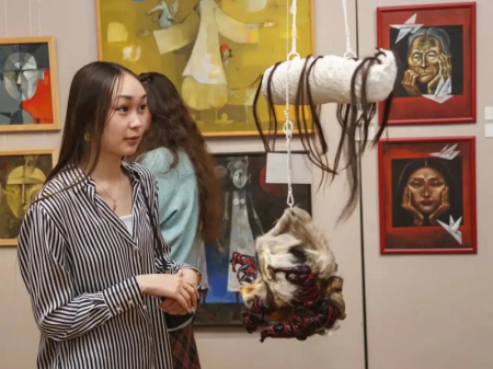 «Земля Олонхо» в Дальневосточном художественном музее