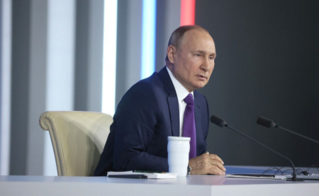 Президент России Владимир Владимирович Путин во время своей ежегодной пресс-конференции осветил стратегические темы экономики и социальной сферы, бюджетной и внутренней политики.