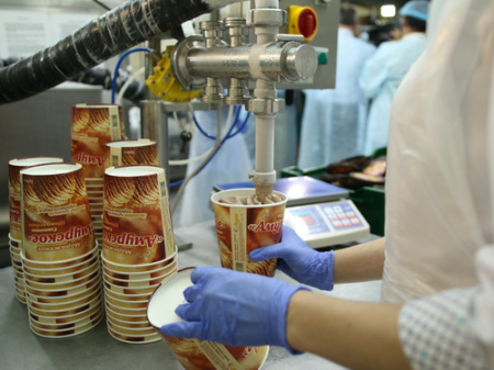 На сбыт давно не жалуемся